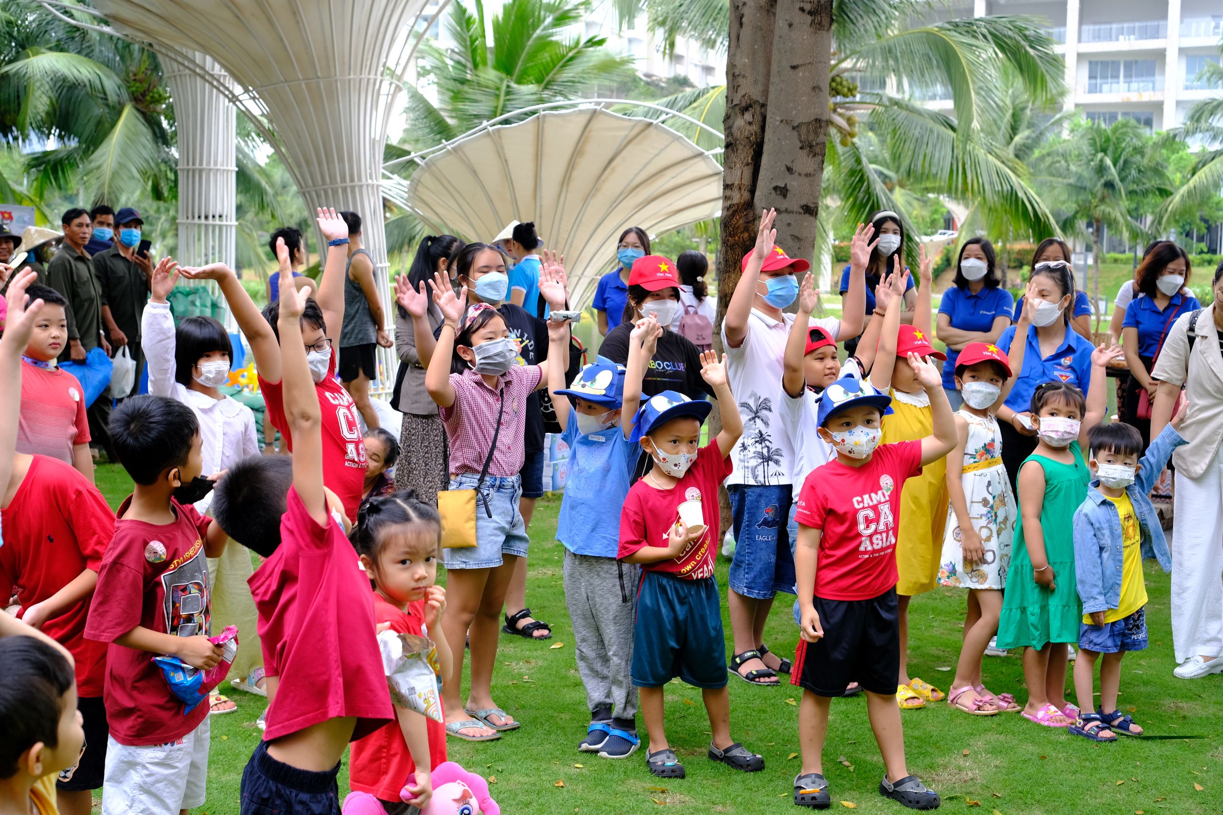 My House mang khong khi ngay hoi quoc te thieu nhi den cac em nho