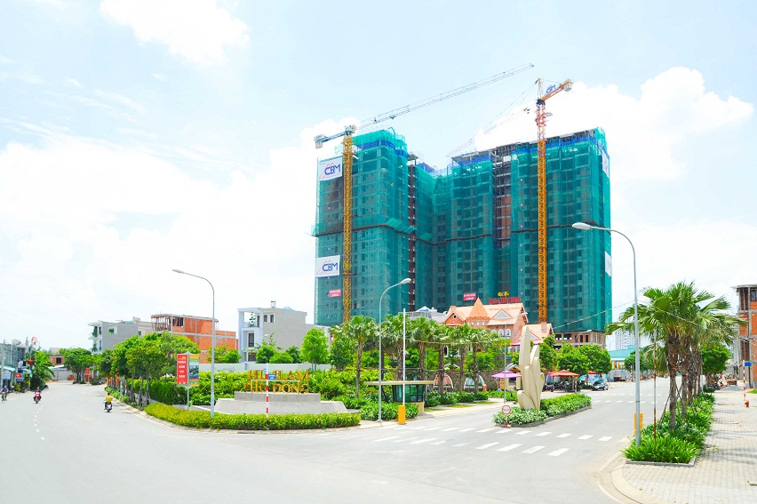 Sốt đất khu Đông, Tây: cơ hội cho căn hộ giá mềm Bắc TP.HCM