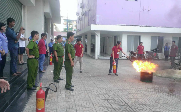 DIỄN TẬP PCCC NỘI BỘ TẠI TÒA NHÀ LỮ GIA PLAZA